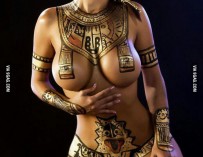 Stephanie Arias nude – Indian Hunter Bodypaint