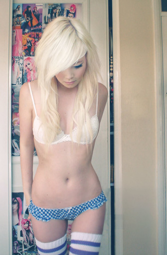 Sexy little hipster chick