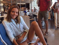 Are you bored at the airport too? Upskirt babe in public
