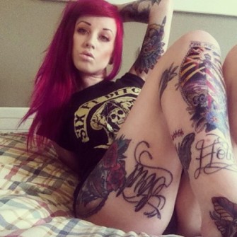 Feel the love with this fiery camgirl