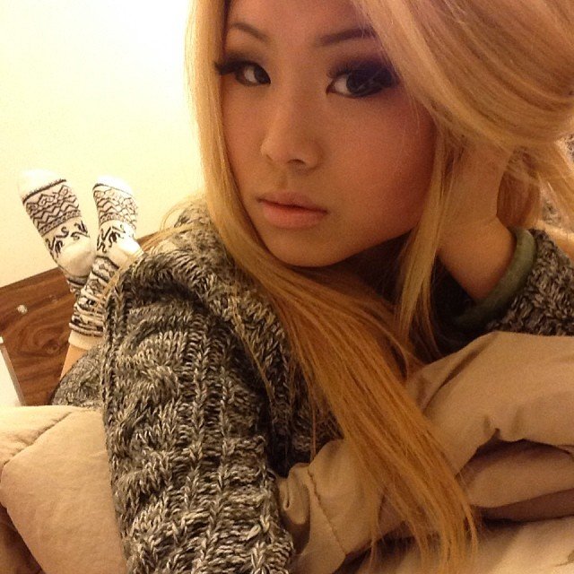 super-cute-blonde-asian-grace-mok-3-instagram