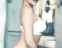 Xu dongdong in sexy asian bra and panties
