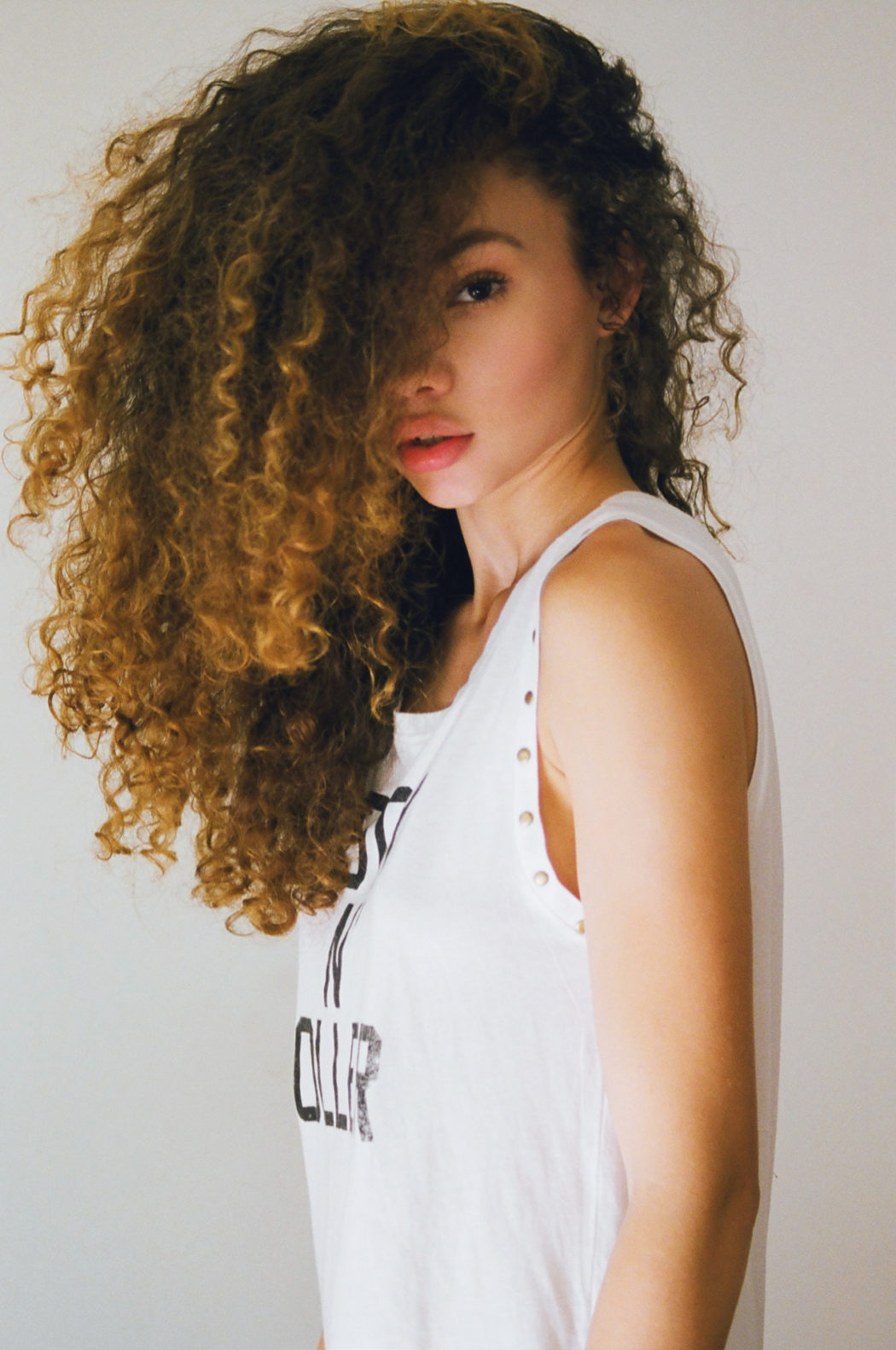 arisjerome-ashley-moore-photo-by-aris-jerome