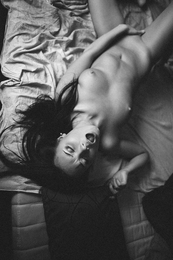 by-alexander-tikhomirov-hellokisses-hot-ass