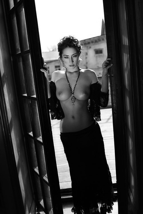 cornerofperversion-chic-porno-for-hot-topless