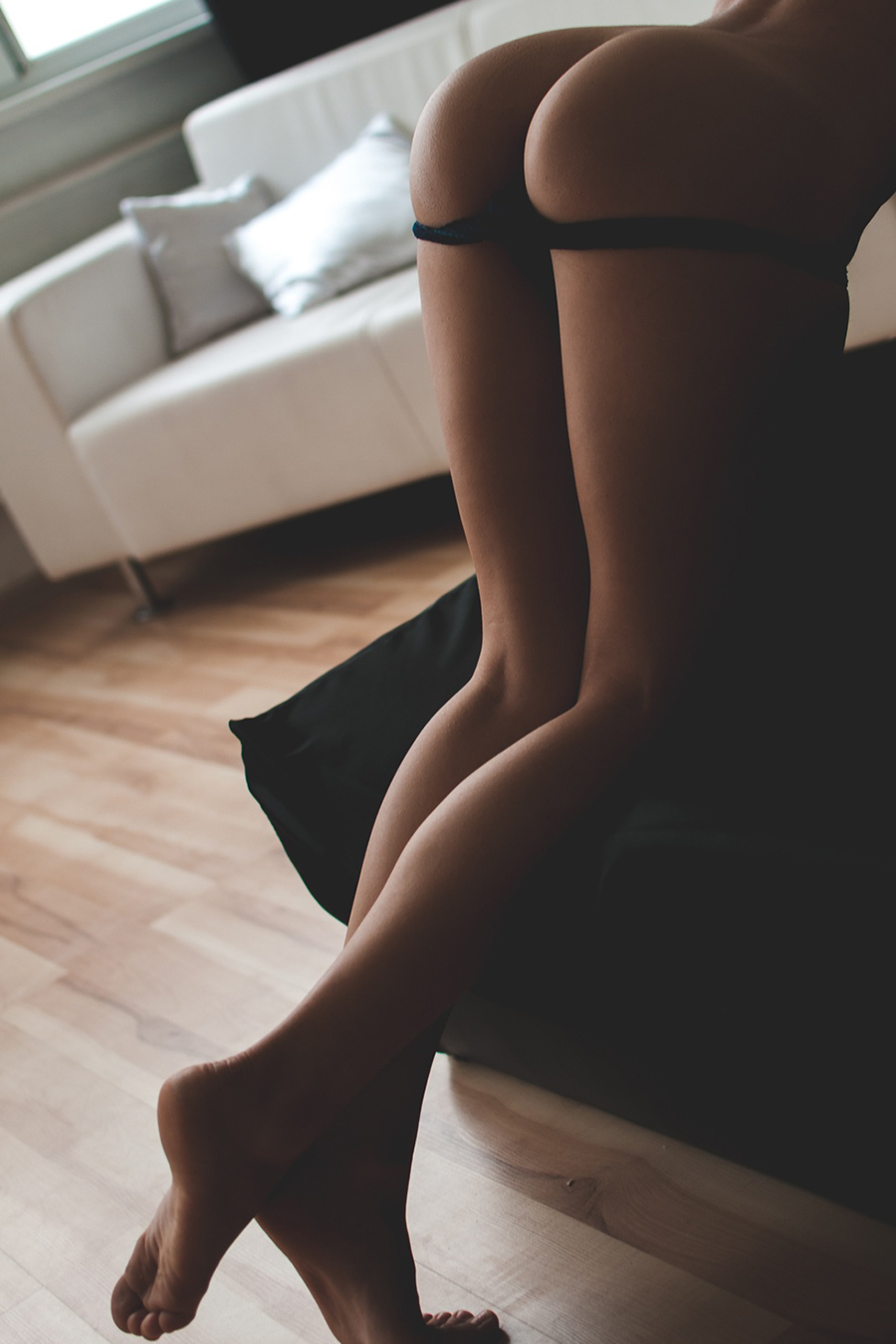 envyavenue-off-they-come-photographer-naked