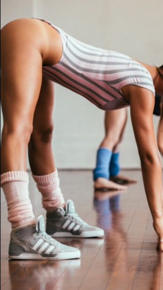 Flashdance Via C Heads Topless