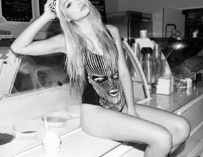 Francis Lola Topless Sexy Tits