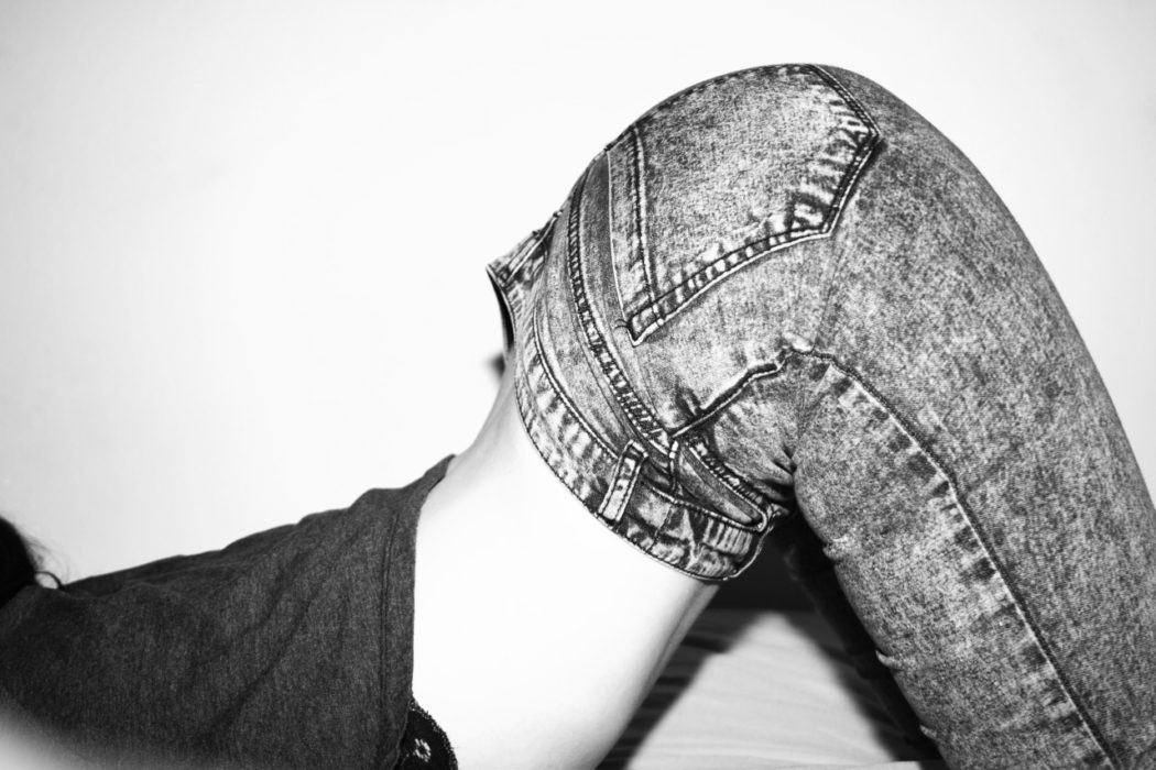 glamourtramp-1-photograph-x-sam-sulam-2-naked-topless