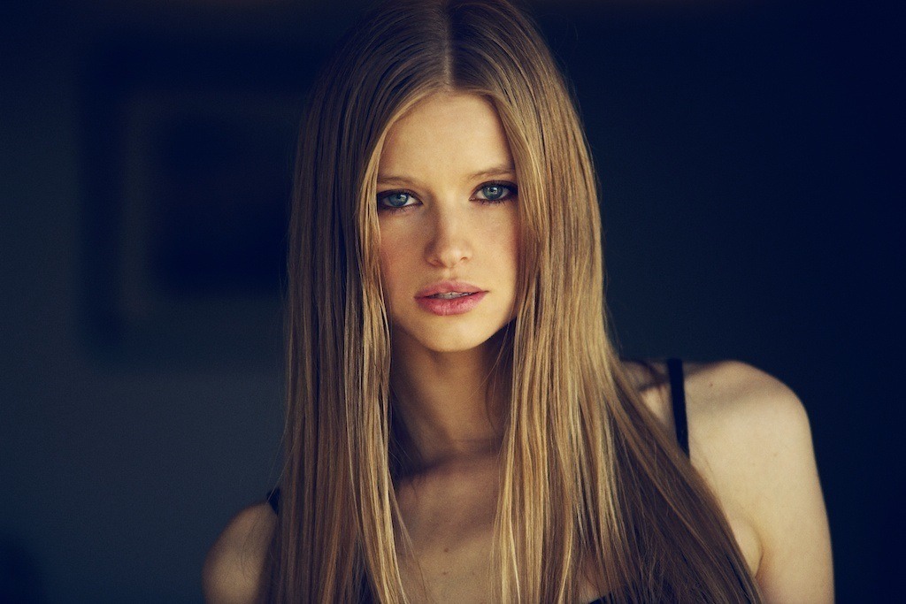 glamourtramp-untitled-by-carlos-nunez-naked