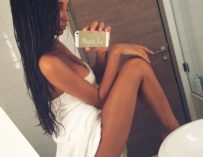 Hellokisses Naked Amazing