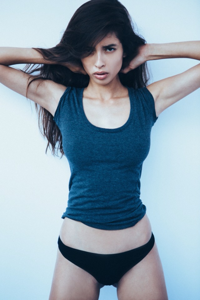 hot-girlscollection-stephanie-angulo-boobs
