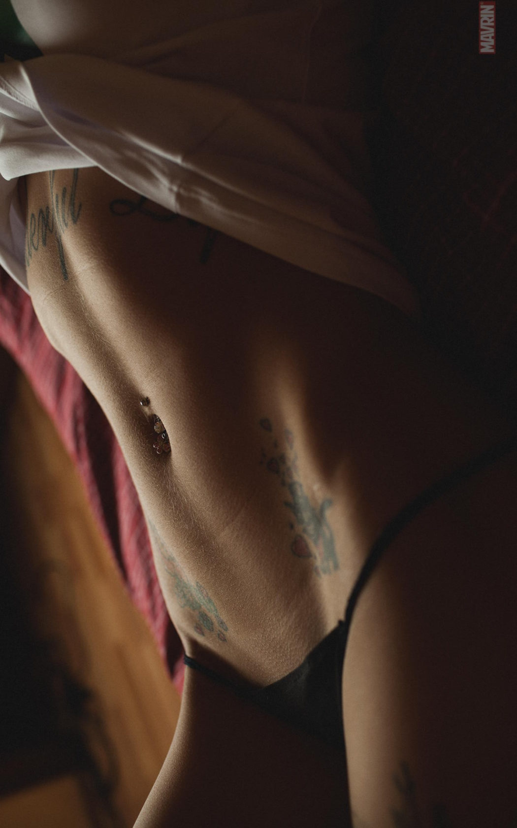 hot-tattoo-girl-mavrin-boobs