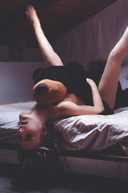 imposingtrends-ania-imposingtrends-facebook-topless