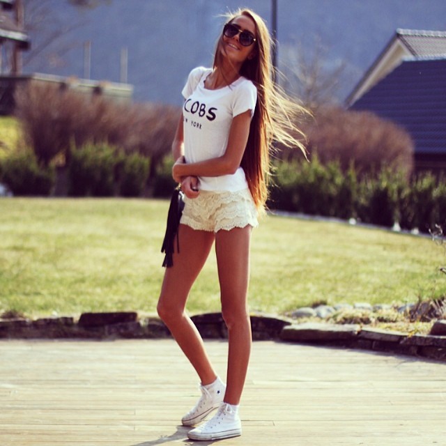 instagram-girlz9-naked-boobs