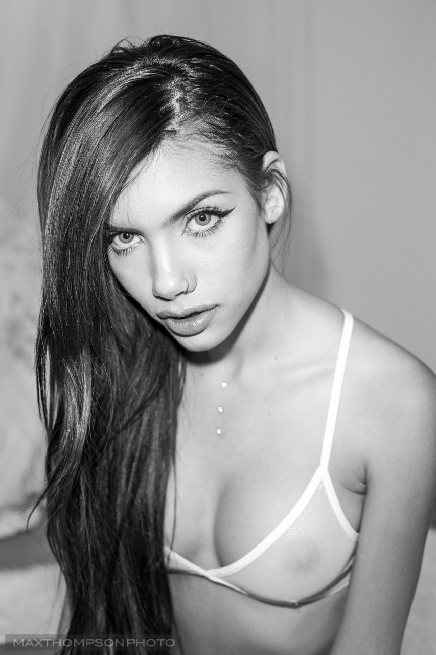 maxthompsonphoto-dirtypillowsmfc-2-naked