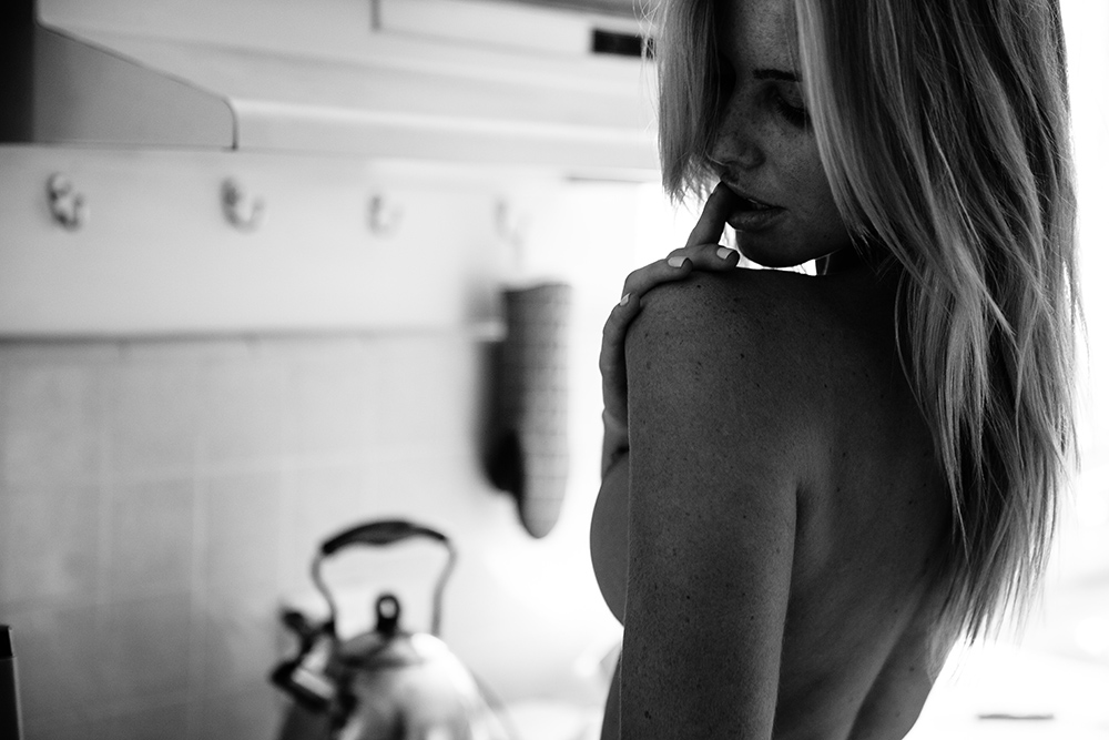 motz-hottest-eyecandy-eyecandy-topless-amazing