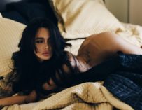 Raymondcroft Mercedes Edison Photographed By Topless
