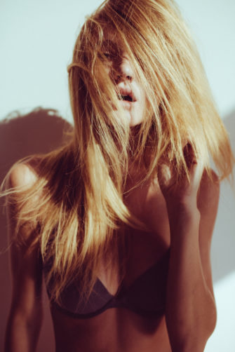 Regarderlesfilles Lucaspassmore Courtney Amazing