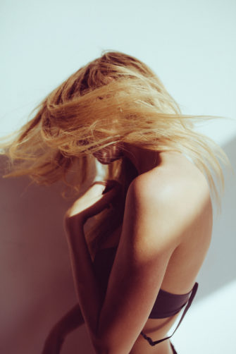 Regarderlesfilles Lucaspassmore Courtney Naked Boobs