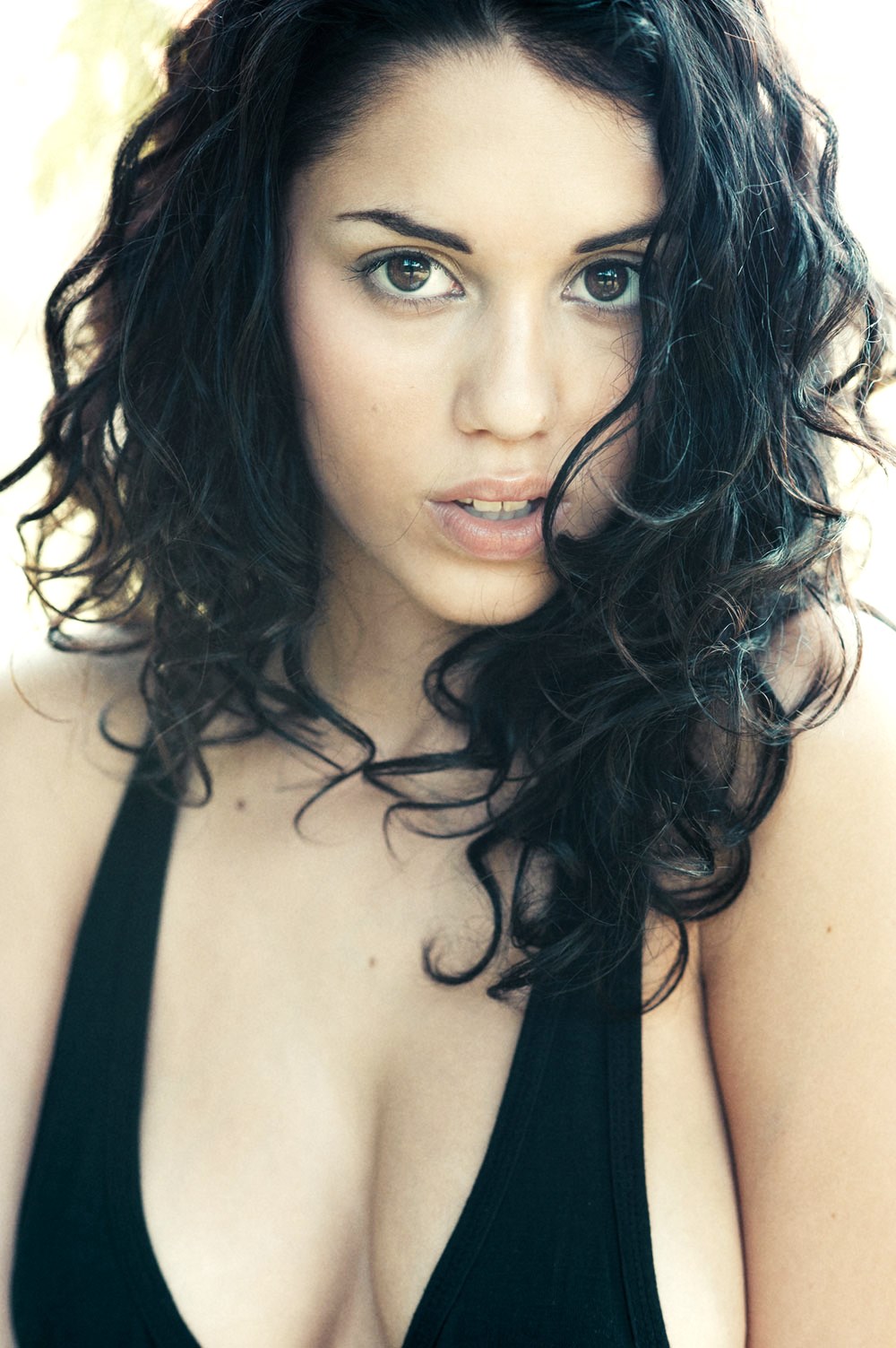 sexy-a-lot-of-girls-in-bikinis-carmen-vantini-topless