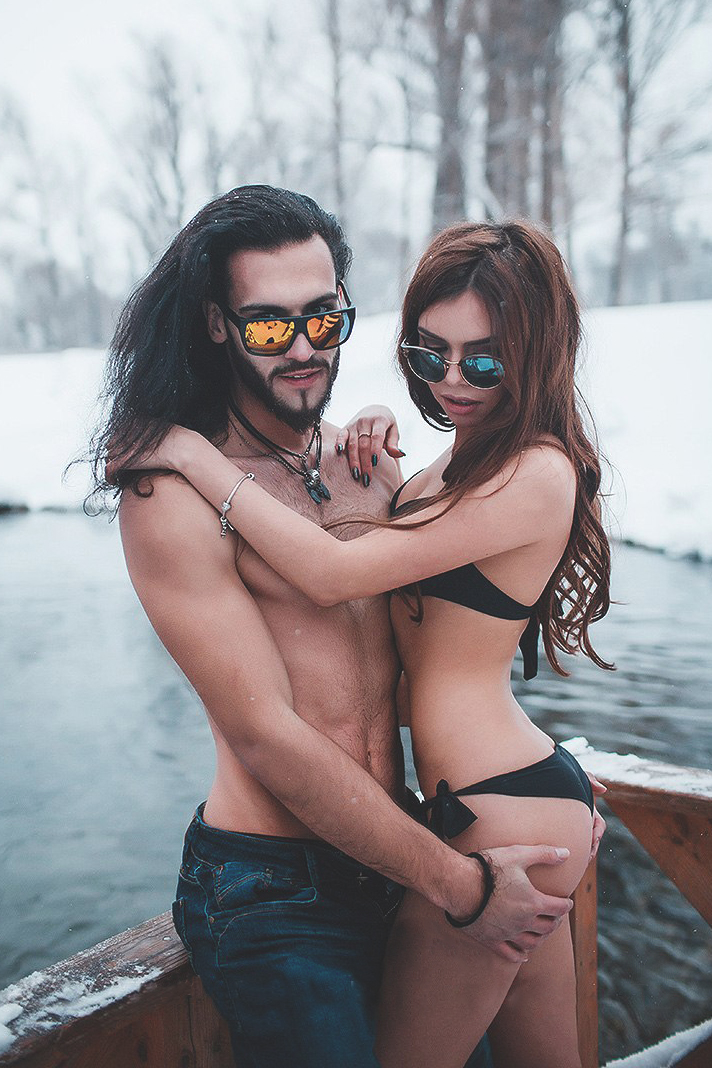 sexy-captvinvanity-sexy-and-we-know-it-photographer-topless