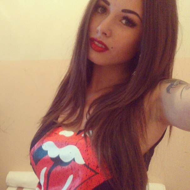 sexy-finofilipino-la-moza-del-diacutea-es-diana-topless-amazing