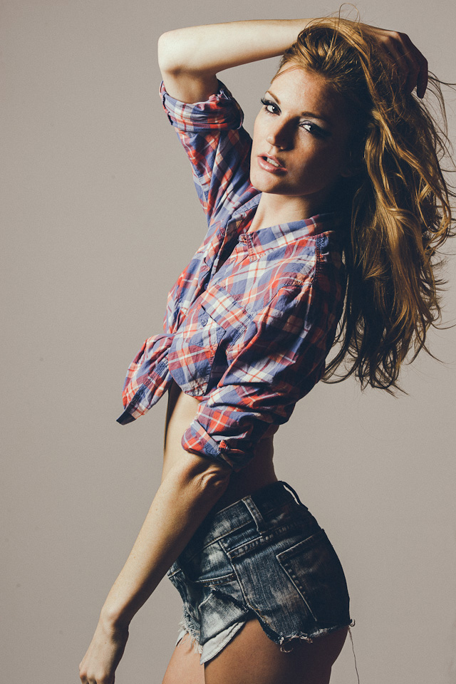 sexy-ktinawelch-2012-ron-dressel-photography-boobs