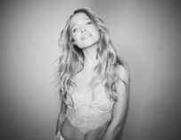 Sexy Mara Teigen Topless