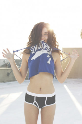 Sexy Momongamon Aakira Wolf