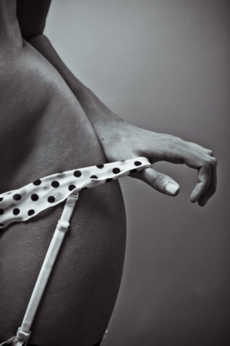 Sexy Nude Bearded Architect Pois