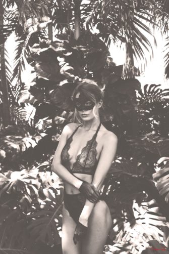 Sexy Nude Jamie Conrad Topless