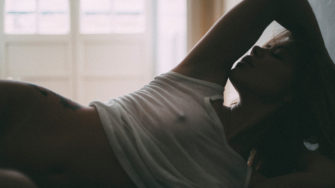 Sexy Nude Julia Cruz Topless