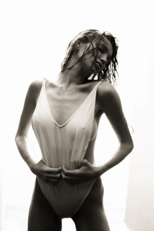 sexy-nude-natalie-gal-topless