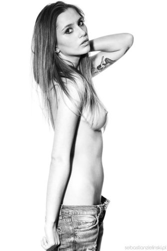 Sexy Nude Paulina Mikolajczak