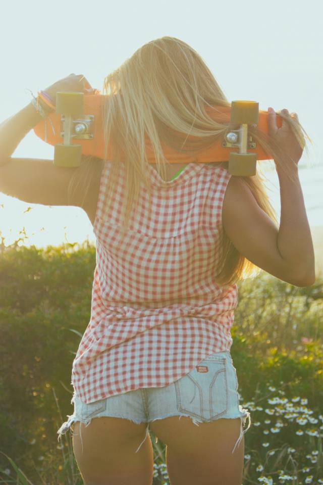 sexy-nude-surferboianddollbaby-facebook