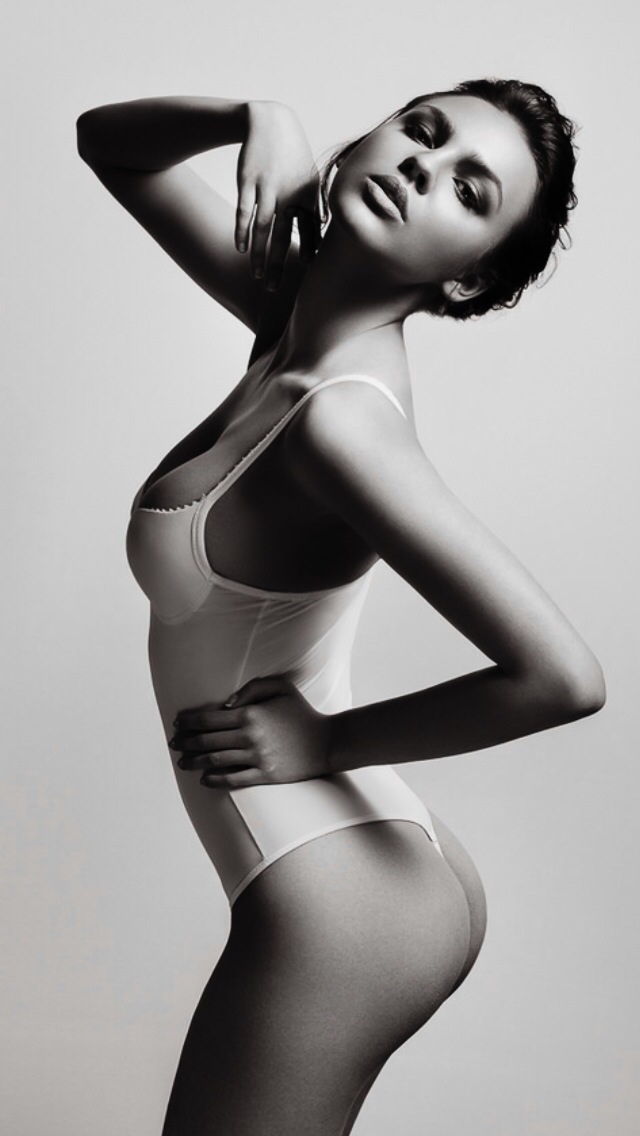 sexy-nude-that-body-via-topless