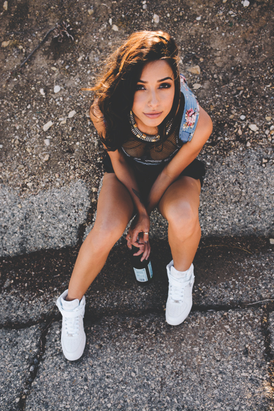 sexy-nude-worldfam0us-captured-moments-ft-michele-maturo-topless