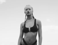 Sexy Nude Zoe Cross Boobs