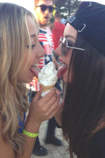 Sexy Nude2 Girls 1 Ice Cream Topless