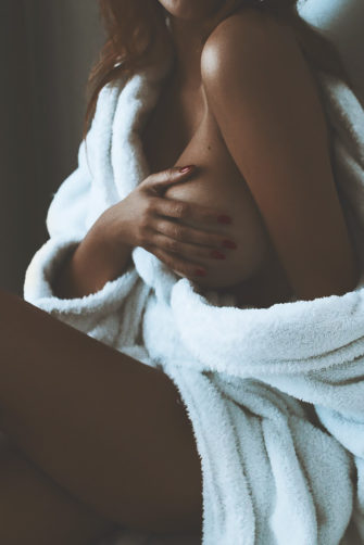 Sexy Wearevanityaccidental Wav Hellokisses Topless