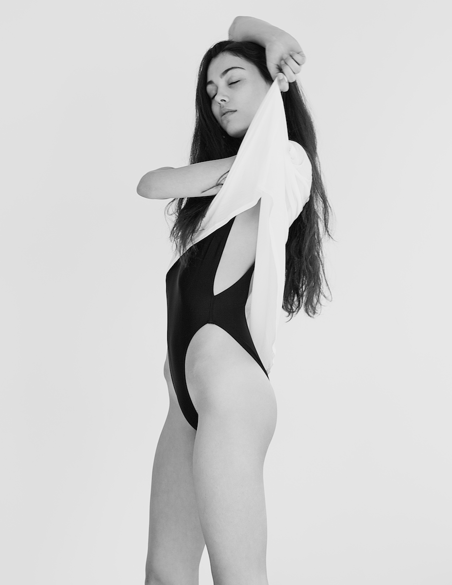 stefanie-elsperman-by-attilio-dagostino-boobs