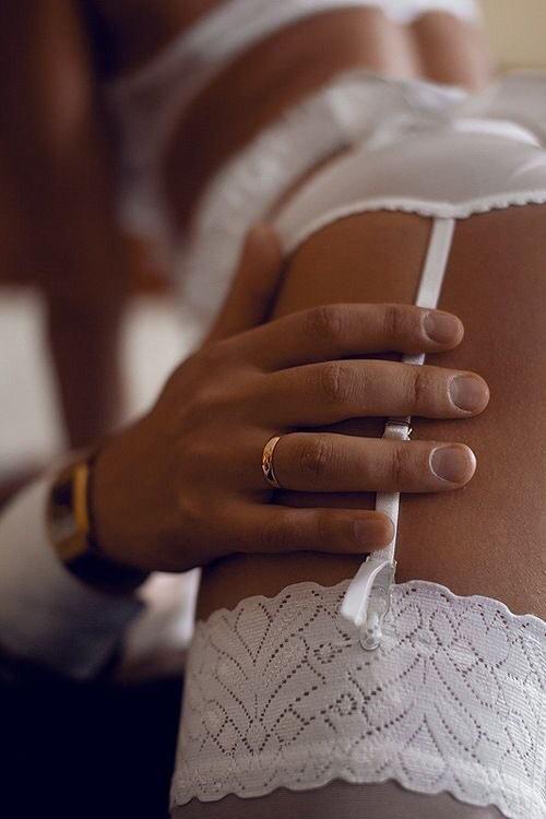 titsncream-checking-out-new-followers-here-hot-ass